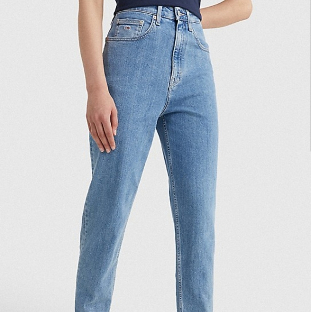 NWT Tommy Hilfiger High Rise Medium Wash Mom Fit Jeans